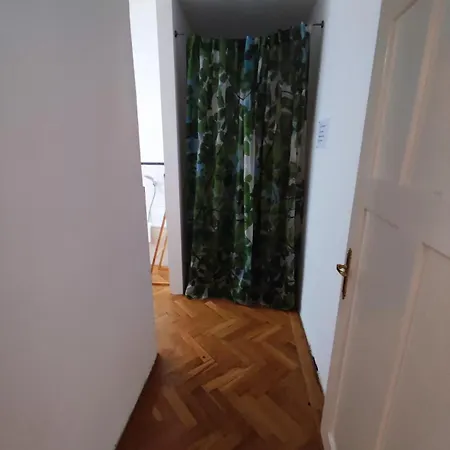 Altbau-traum Mit Riesen-dachterrasse *