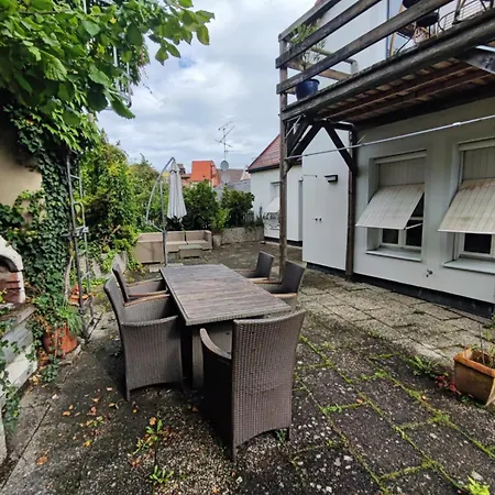 Altbau-traum Mit Riesen-dachterrasse *
