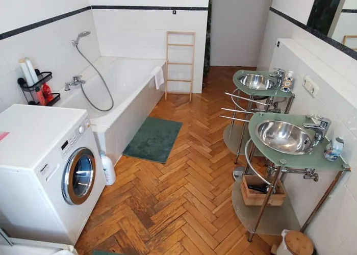 아파트 Altbau-traum Mit Riesen-dachterrasse
