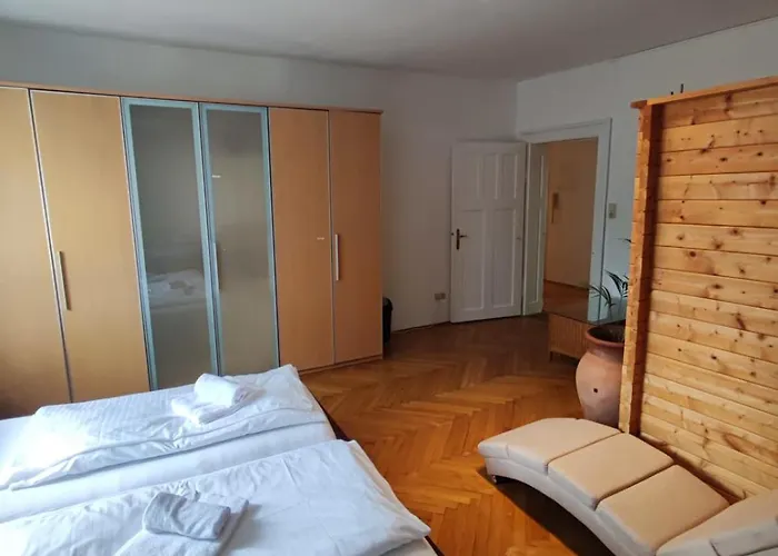 Altbau-traum Mit Riesen-dachterrasse 아파트