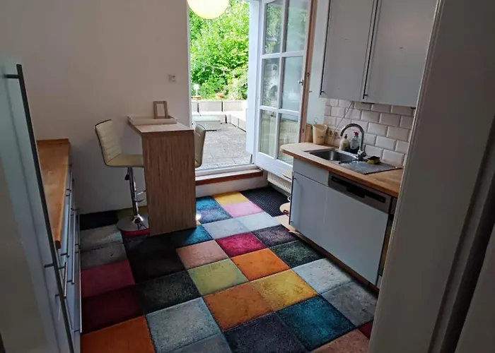 Altbau-traum Mit Riesen-dachterrasse 아파트 *